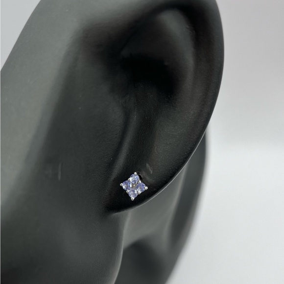 .50 CT Natural Tanzanite Silver Stud Earrings - Picture 2 of 4